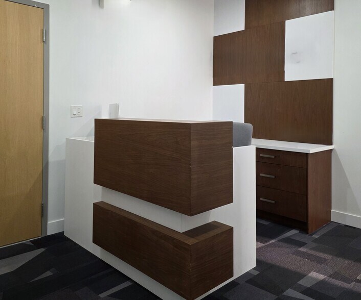 8318 120 St, Surrey, BC à vendre - Photo intérieure - Image 2 de 10