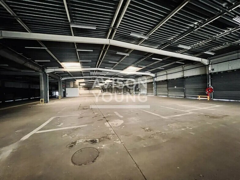 Flex in Aulnay-sous-Bois for lease - Interior Photo - Image 2 of 10