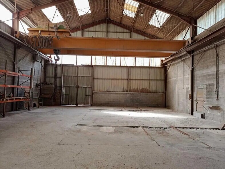 Industrial in Castres for lease - Interior Photo - Image 3 of 5