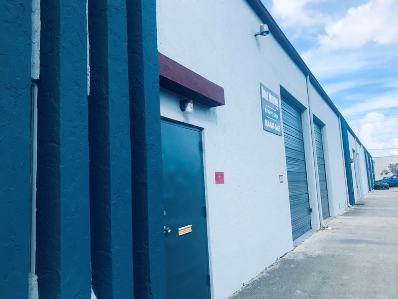 2601-2621 NW 17th Ln, Pompano Beach, FL for lease - Building Photo - Image 3 of 12