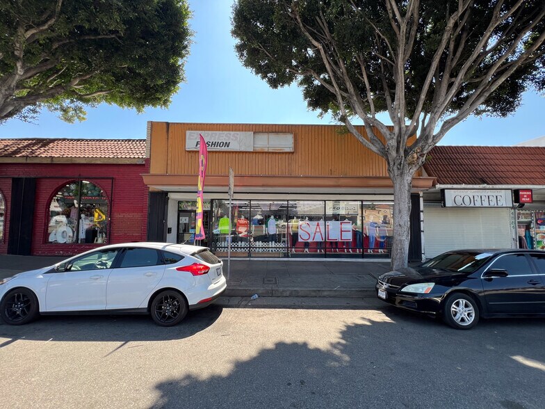 4888 Huntington Dr, Los Angeles, CA à louer - Photo du bâtiment - Image 2 de 7