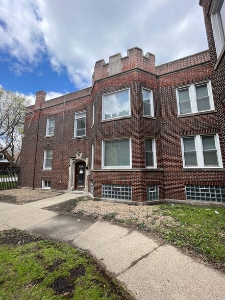 7431-47 s King Dr, Chicago, IL for sale - Primary Photo - Image 1 of 6