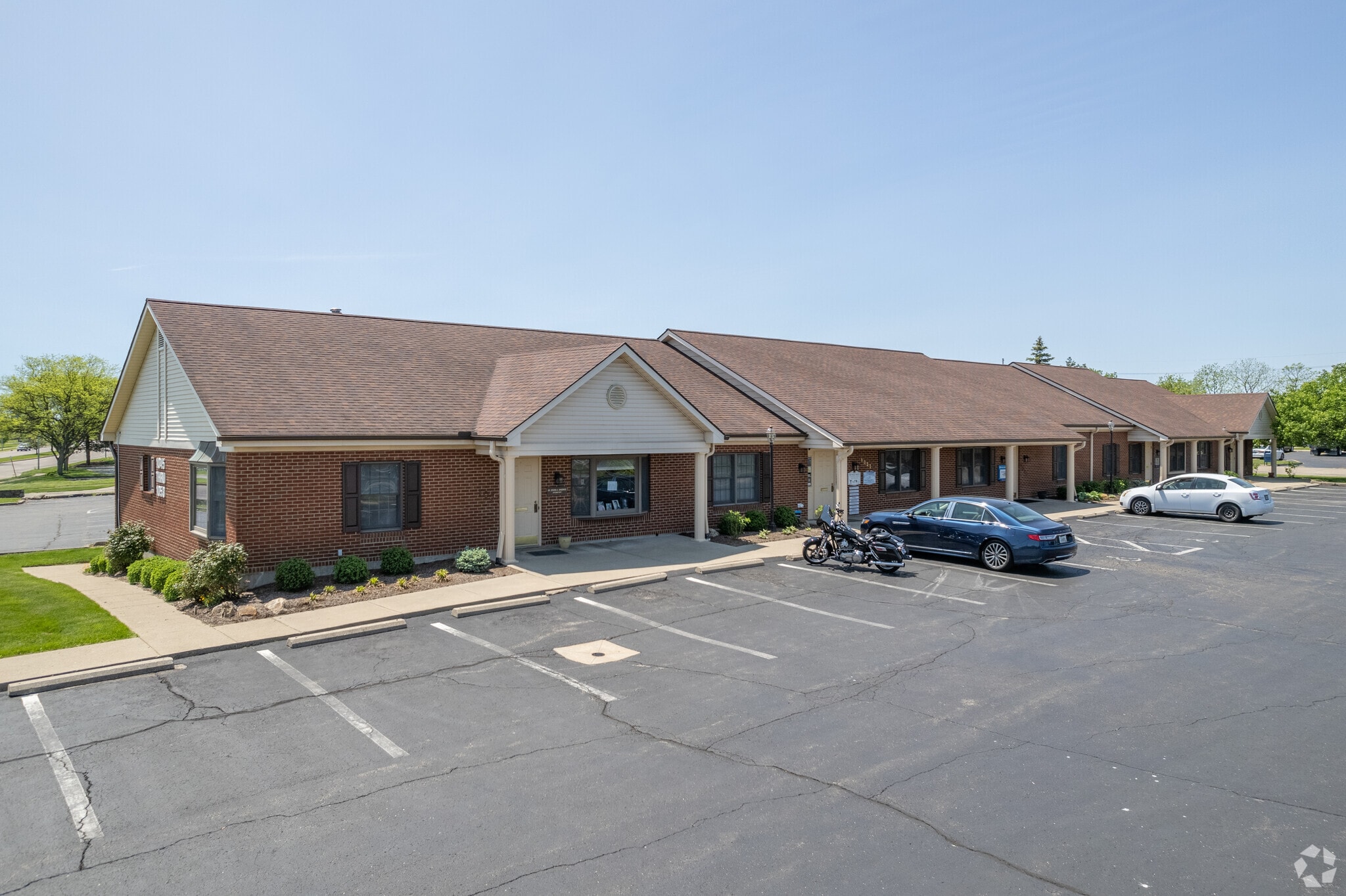 1045-1053 Summit Dr, Middletown, OH for lease Primary Photo- Image 1 of 5