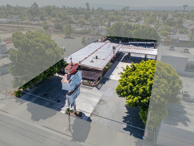 More details for 530 E Foothill Blvd, Pomona, CA - Retail for Sale