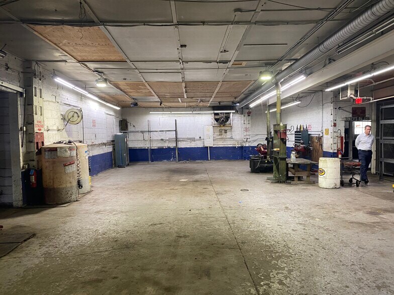 9 Cleveland St, Valley Stream, NY à vendre - Photo du bâtiment - Image 2 de 3