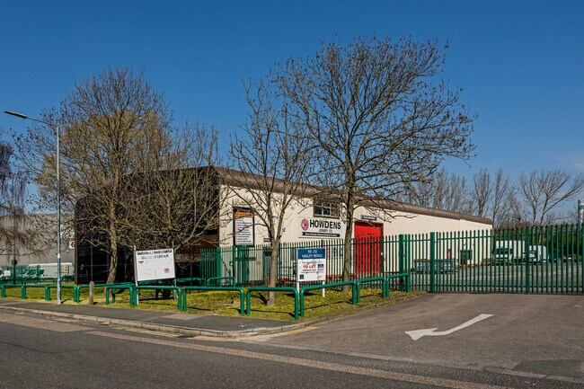 Plus de détails pour 70-72 Hailey Rd, Erith - Local d'activités à louer