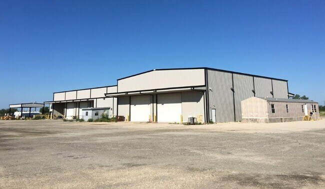 More details for 12071 W Highway 85, Dilley, TX - Industrial for Sale