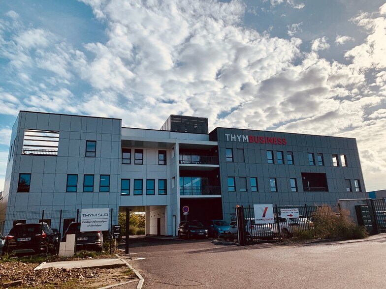 Office in Vénissieux for lease - Primary Photo - Image 1 of 1