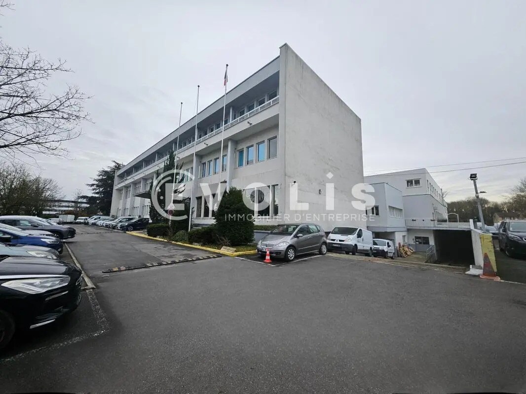Flex in Clamart for lease Building Photo- Image 1 of 79