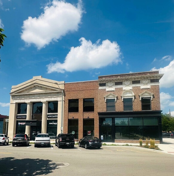 122 W Madison St, Ottawa, IL for lease - Building Photo - Image 3 of 8