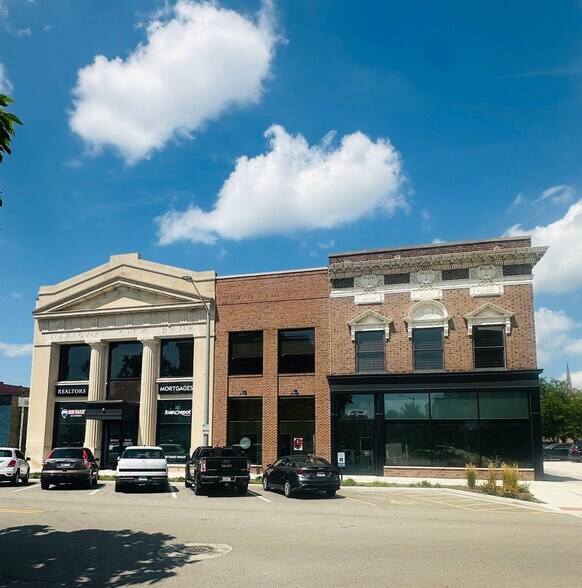 122 W Madison St, Ottawa, IL à louer - Photo du bâtiment - Image 3 de 8