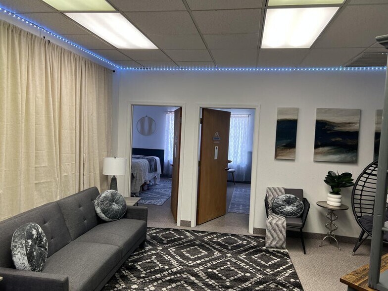 748 Market St, Redding, CA à louer - Photo du bâtiment - Image 3 de 11