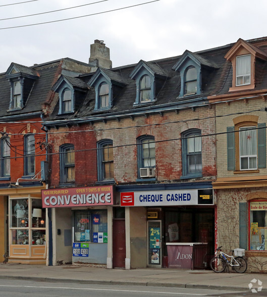 245-247 Gerrard St E, Toronto, ON à louer - Photo du bâtiment - Image 3 de 3