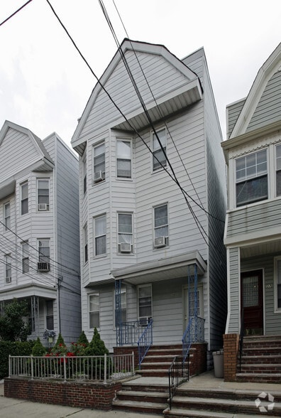 35 E 26th St, Bayonne, NJ for sale - Building Photo - Image 2 of 49
