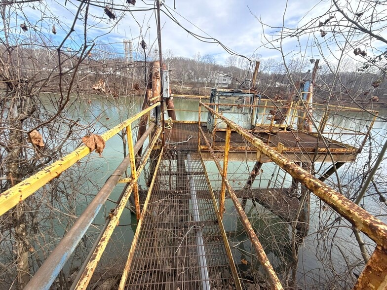 13125 Old US Route 23, Catlettsburg, KY for sale - Building Photo - Image 3 of 52