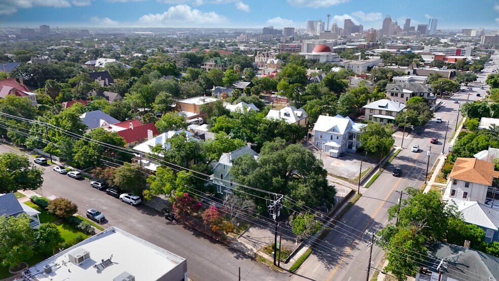 1818 San Pedro Ave, San Antonio, TX à vendre - Photo du bâtiment - Image 3 de 42