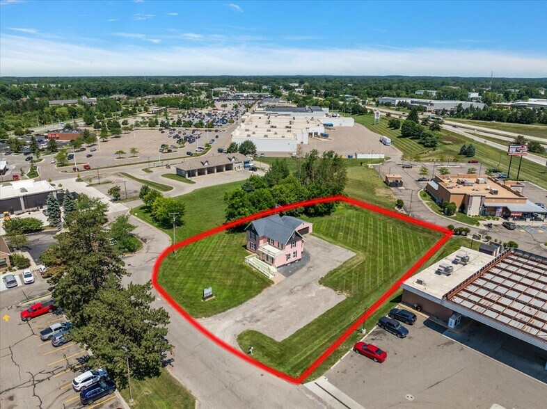 16237 Jennings Rd, Fenton, MI à louer - Photo du bâtiment - Image 3 de 12