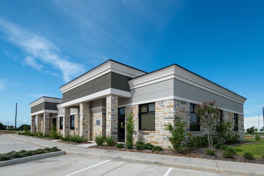 830 Julie Rivers Dr, Sugar Land, TX à vendre - Photo du bâtiment - Image 1 de 32