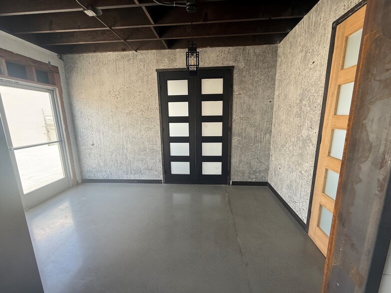 8110 Commercial St, La Mesa, CA for lease - Lobby - Image 3 of 8