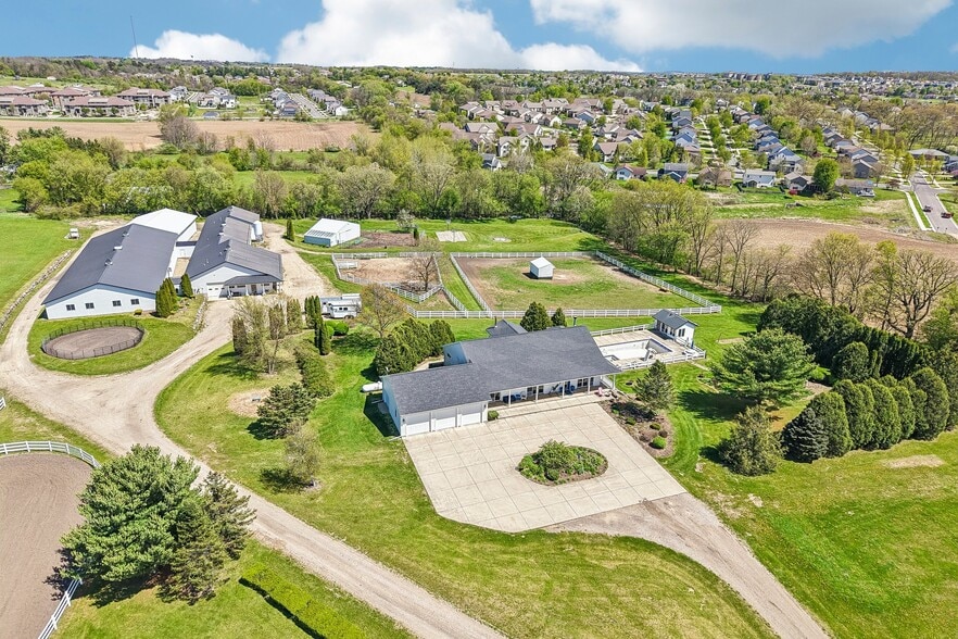 3440 Meadow Rd, Verona, WI à vendre - Photo du bâtiment - Image 2 de 95