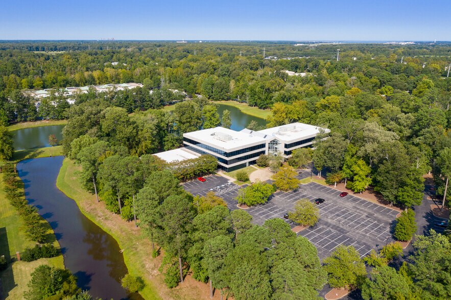 22 Enterprise Pky, Hampton, VA à louer - Photo du bâtiment - Image 2 de 9