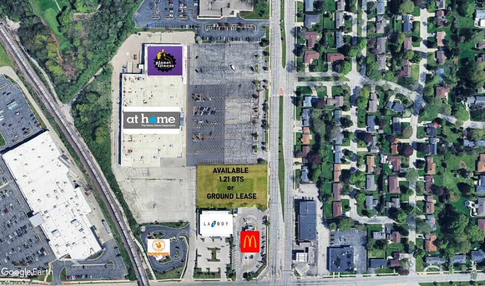 3161 N Mayfair Rd, Wauwatosa, WI for lease - Primary Photo - Image 1 of 1