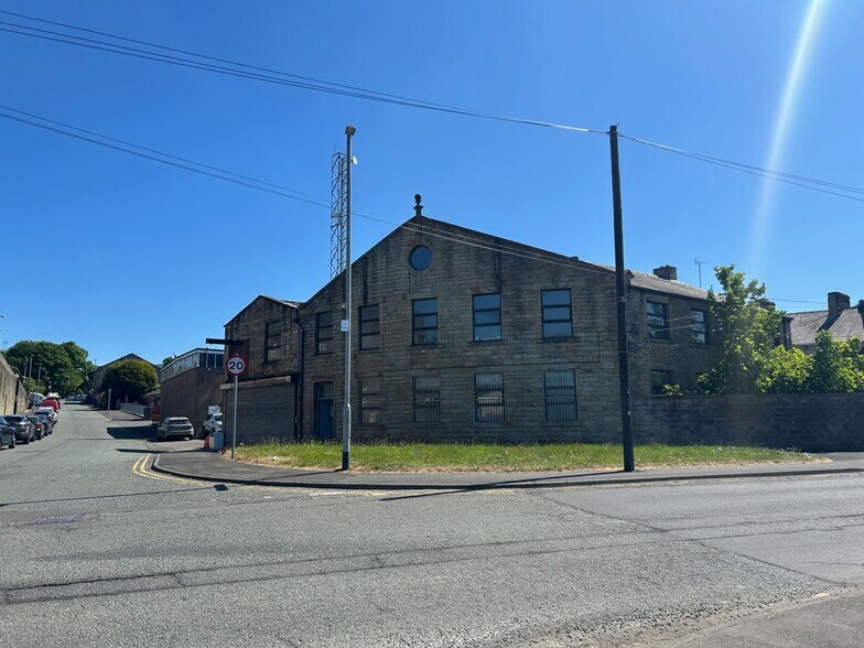 Grange Ln, Accrington à louer - Photo du bâtiment - Image 3 de 4