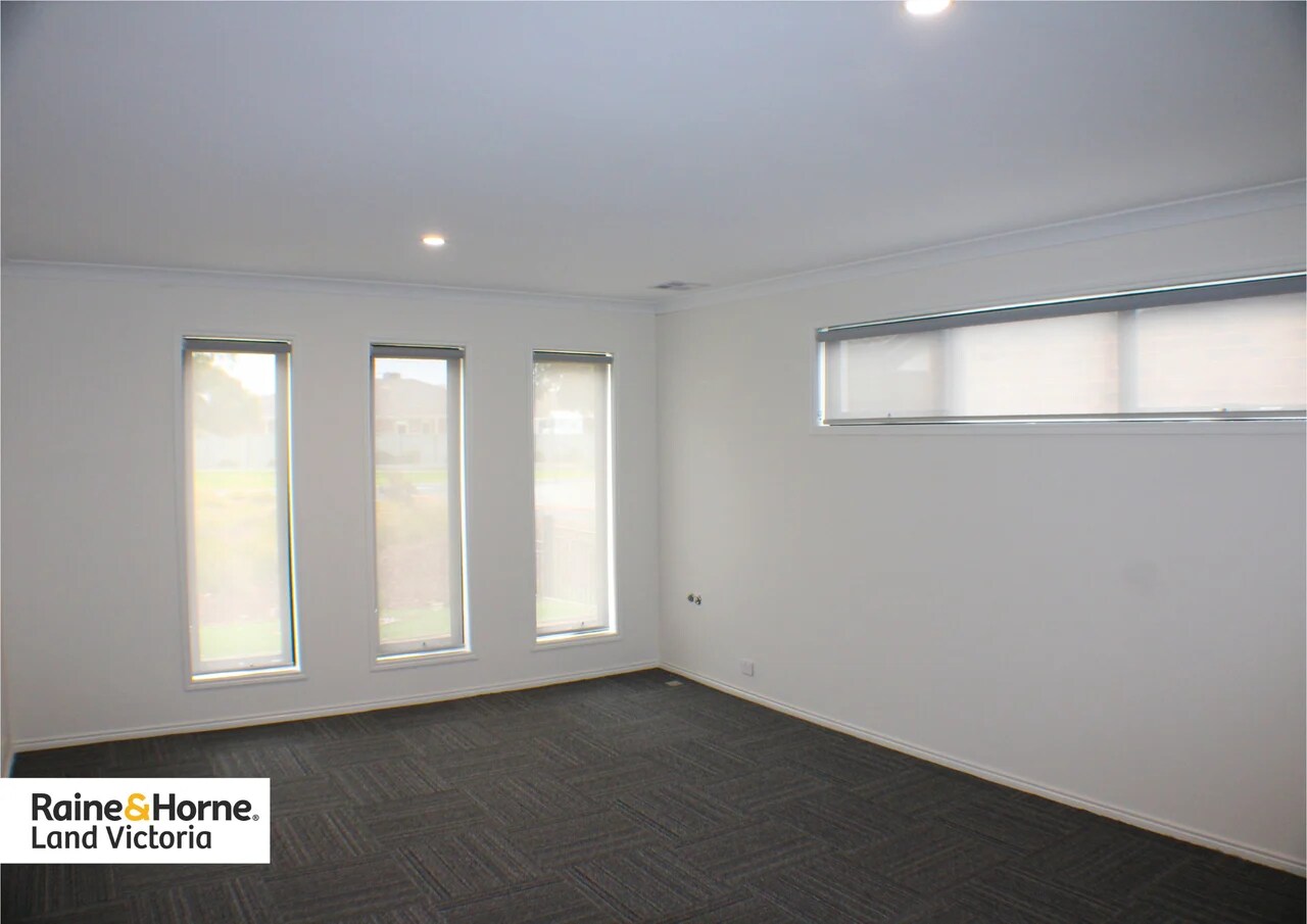 169 Dunnings Road, Point Cook for lease Interior Photo- Image 1 of 3