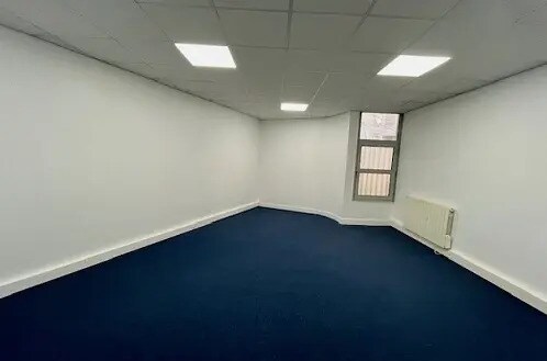 Bureau dans Saint-Ouen-sur-Seine à louer - Photo intérieure - Image 3 de 9