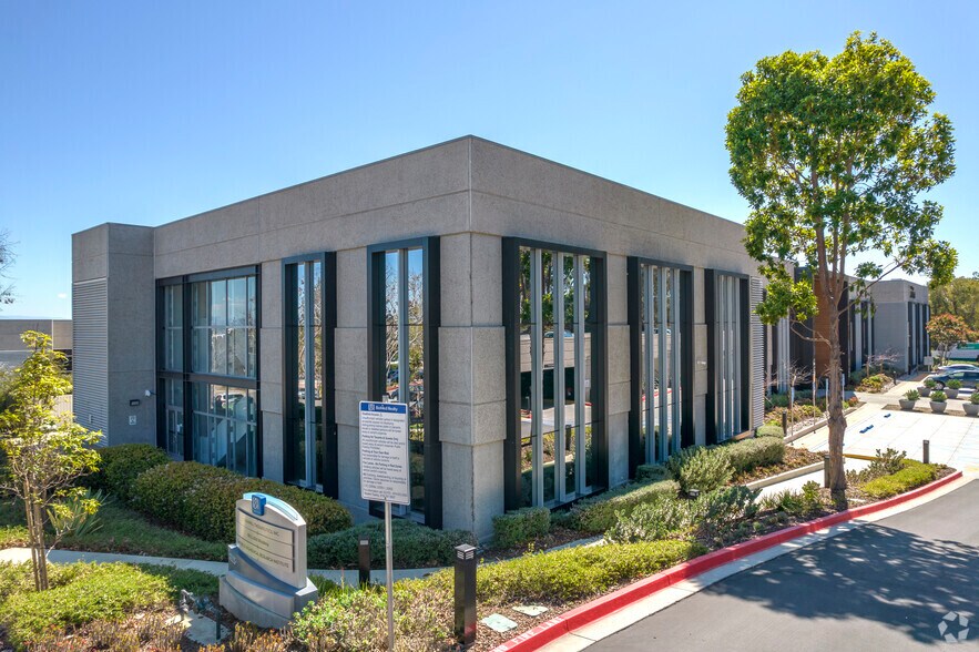 3525 John Hopkins Ct, San Diego, CA for lease - Building Photo - Image 1 of 6