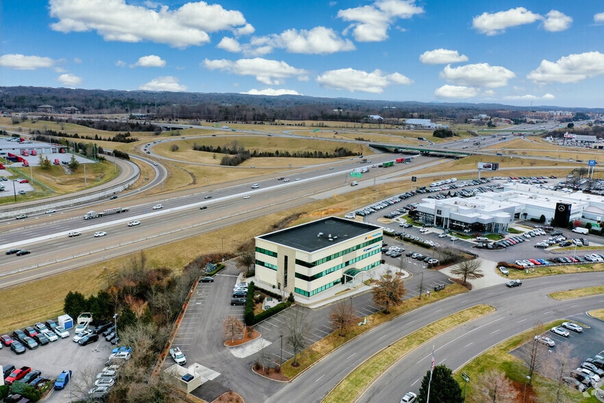 10201 Parkside Dr, Knoxville, TN à louer - Photo du bâtiment - Image 2 de 3