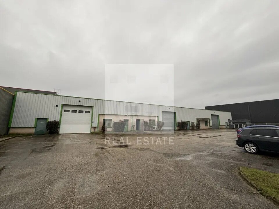 33 Rue Des Bruyères, Pusignan for lease Building Photo- Image 1 of 13