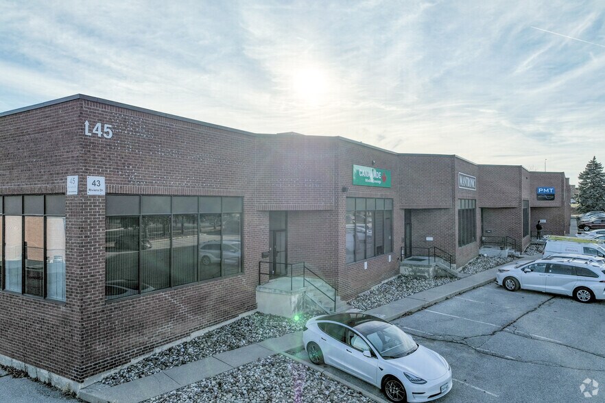 43 Riviera Dr, Markham, ON for sale - Primary Photo - Image 1 of 1