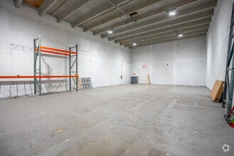 8451 NW 66th St, Miami, FL à louer Photo intérieure- Image 2 de 8