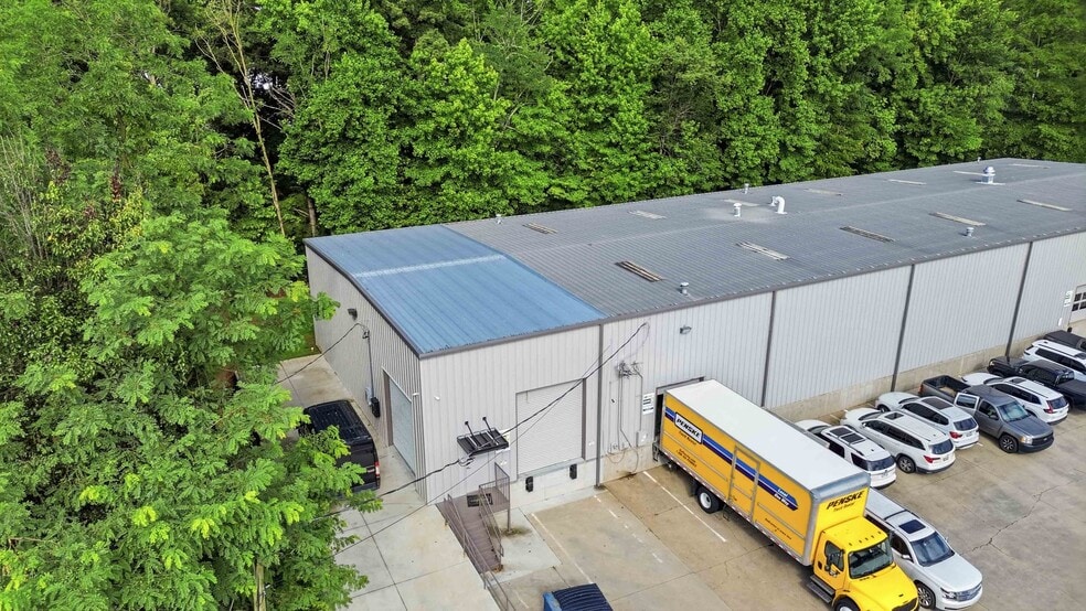 2136 Hilton Dr, Gainesville, GA for lease - Building Photo - Image 3 of 13