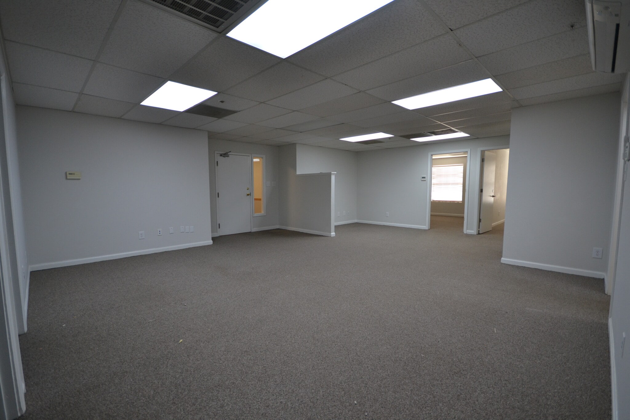 1090 Adams St, Benicia, CA à louer Photo intérieure- Image 1 de 9