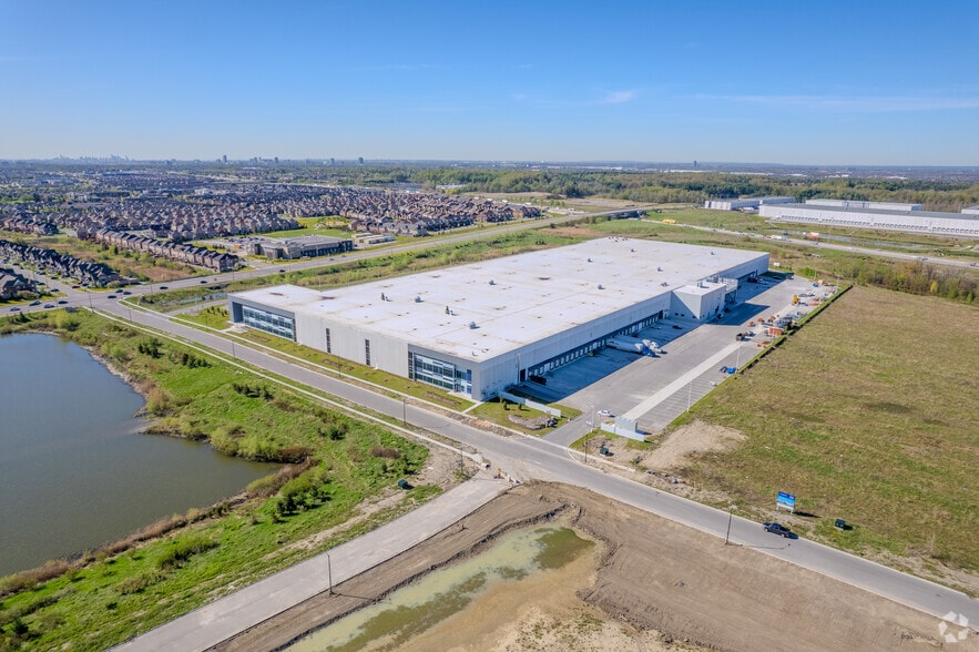 100 Ace Dr, Brampton, ON à louer - Aérien - Image 2 de 5