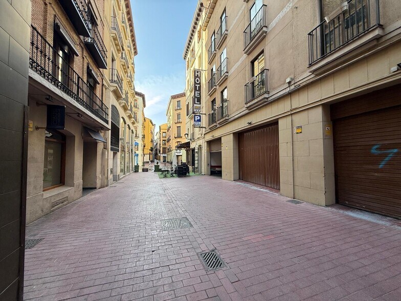 Calle Contamina, 21, Zaragoza, Zaragoza à louer - Photo du bâtiment - Image 2 de 14