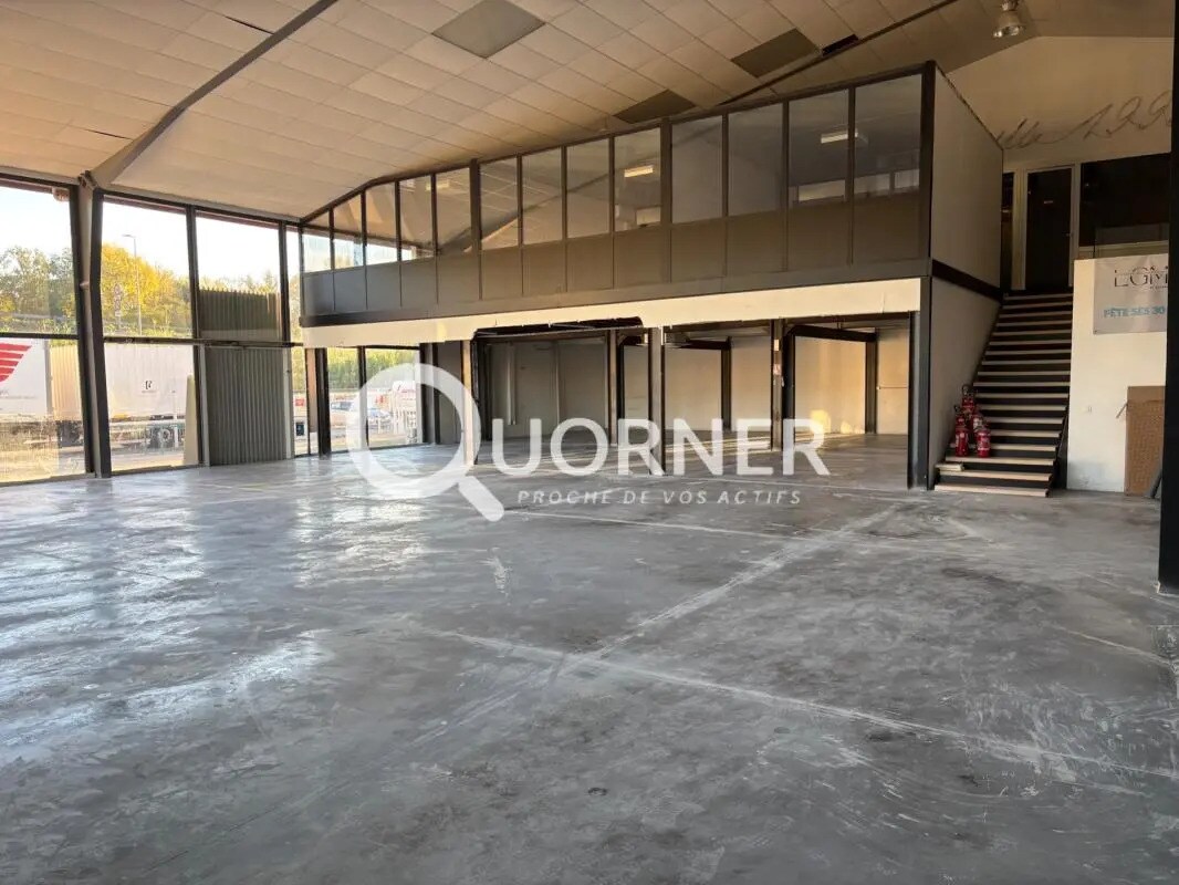 Retail in Fréjus for lease Primary Photo- Image 1 of 6