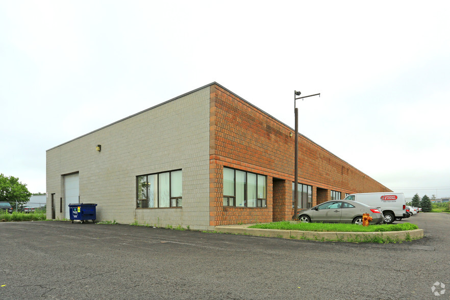 25 Saunders Rd, Barrie, ON for lease - Building Photo - Image 2 of 22