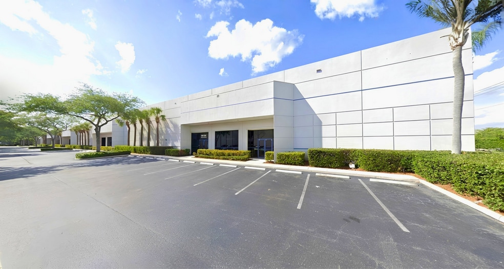 3201-3237 Commerce Pky, Miramar, FL for lease - Building Photo - Image 2 of 5