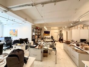 315-321 W 39th St, New York, NY à louer Photo intérieure- Image 2 de 3