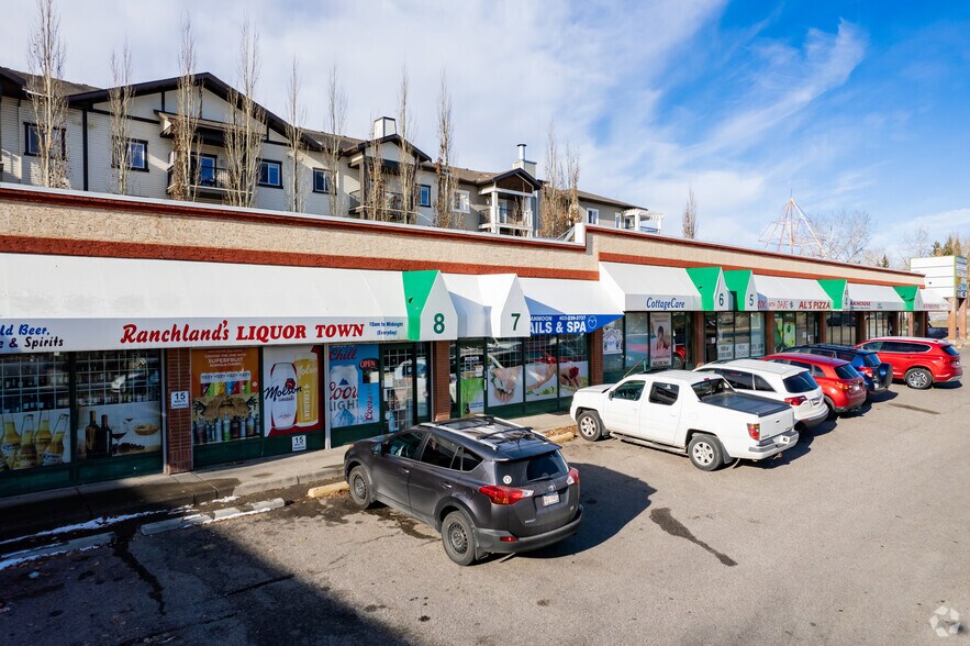 735 Ranchlands Blvd NW, Calgary, AB à louer - Photo du bâtiment - Image 1 de 5