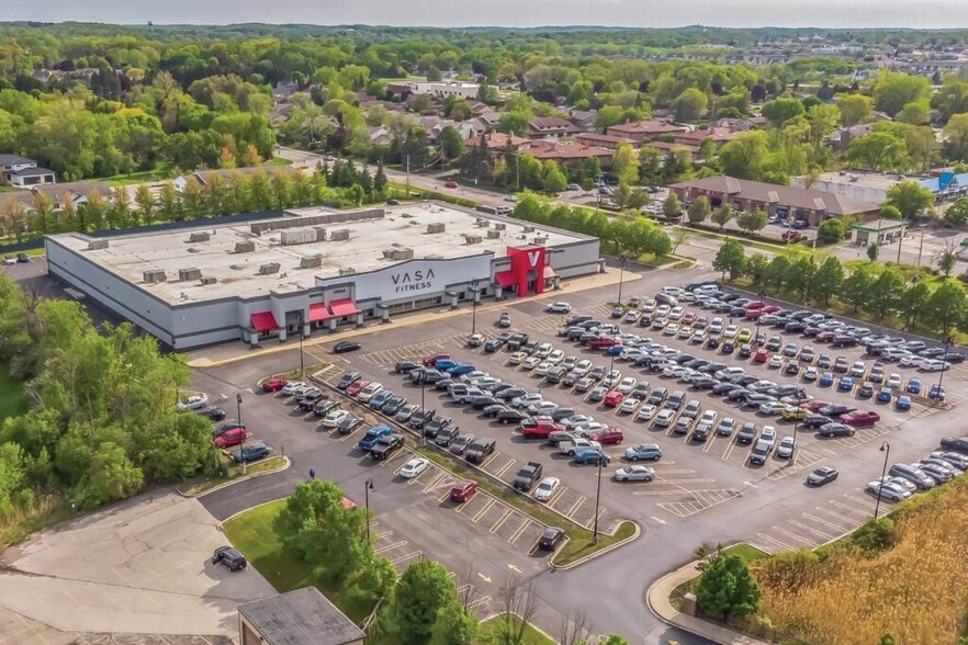 13995 W National Ave, New Berlin, WI for sale - Building Photo - Image 2 of 4