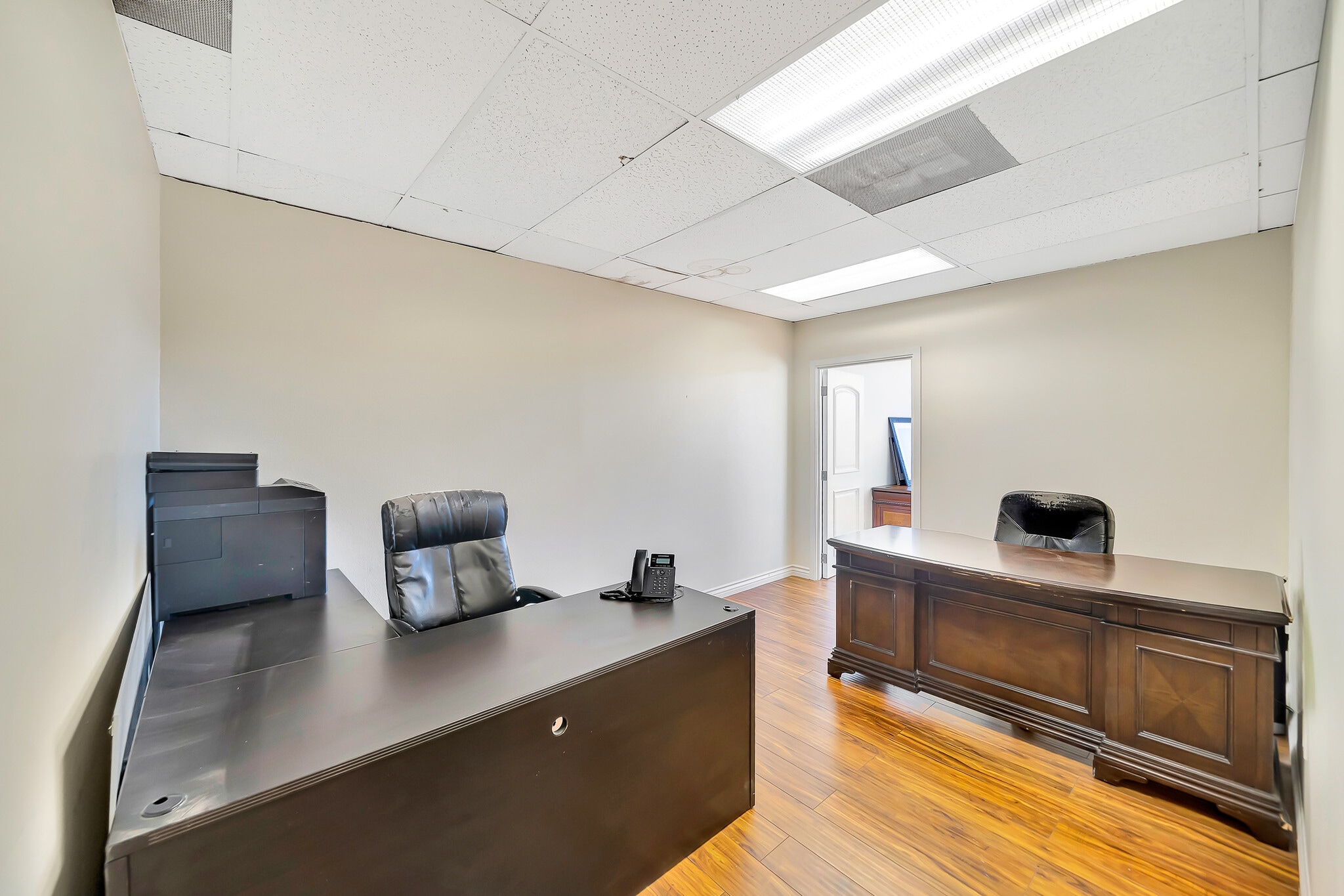 14553 Delano St, Van Nuys, CA for lease Interior Photo- Image 1 of 6
