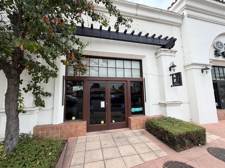 800 W Las Tunas Dr, San Gabriel, CA for lease - Building Photo - Image 3 of 9