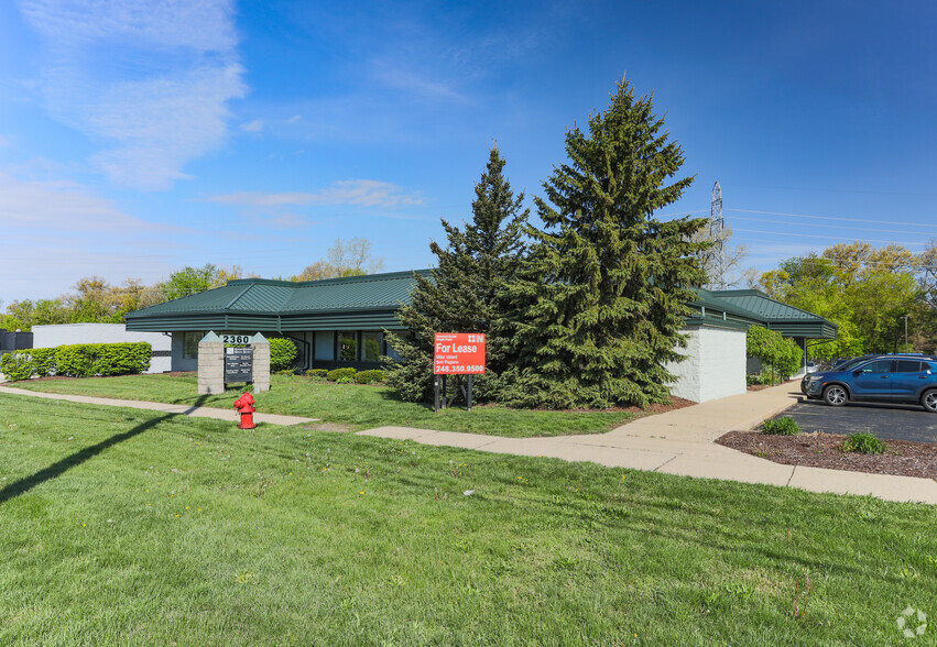 2360 Orchard Lake Rd, Sylvan Lake, MI for lease - Primary Photo - Image 1 of 3