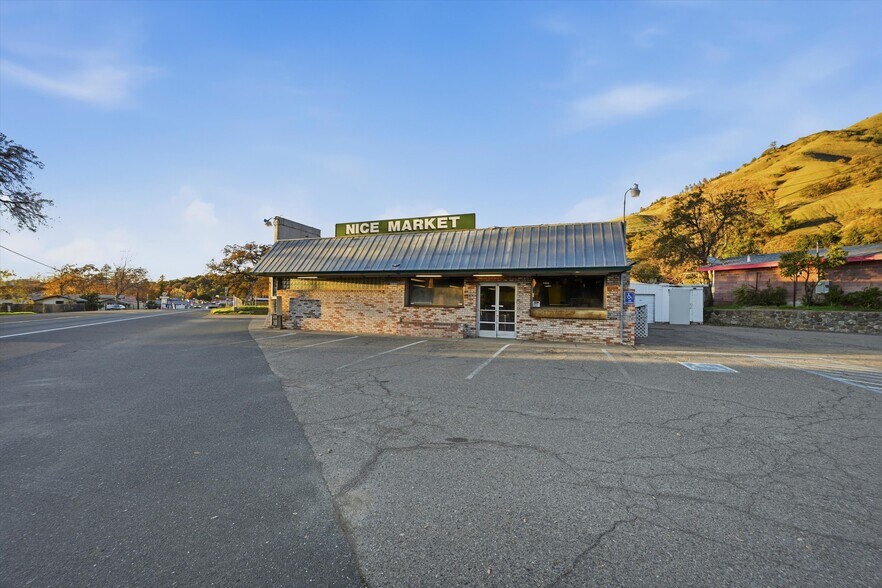 3794 CA-20, Nice, CA à vendre - Photo du bâtiment - Image 3 de 36