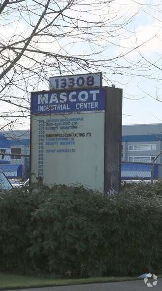 13308 76th Ave, Surrey, BC à vendre - Photo du bâtiment - Image 3 de 35