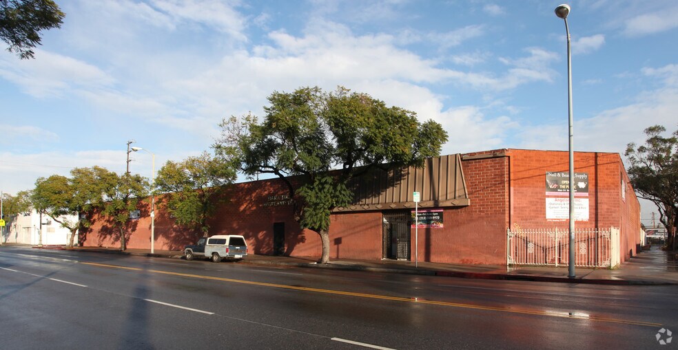 3216 S Broadway, Los Angeles, CA à louer - Photo du bâtiment - Image 3 de 4
